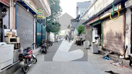 کیولری ایکسٹینشن لاہور میں 3 کمروں کا 3 مرلہ مکان 1.2 کروڑ میں برائے فروخت۔