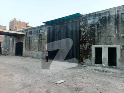 مین کینال بینک روڈ لاہور میں 5 کنال گودام 4.9 لاکھ میں کرایہ پر دستیاب ہے۔