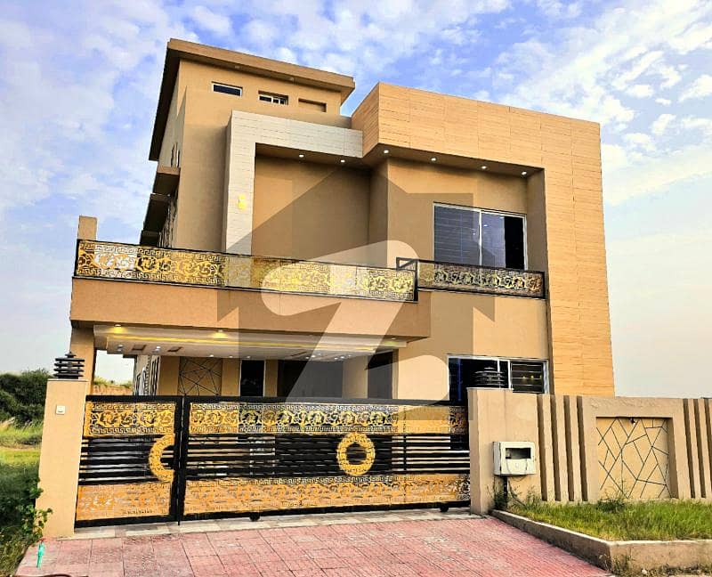 Elegant 10 Marla 5 Bed House For Sale