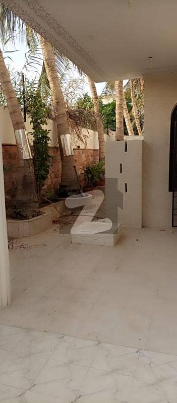 کلفٹن ۔ بلاک 5 کلفٹن,کراچی میں 4 کمروں کا 9 مرلہ مکان 9.0 کروڑ میں برائے فروخت۔