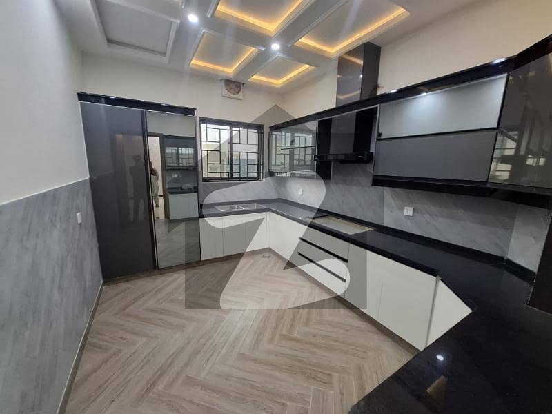 10 Marla House for rent