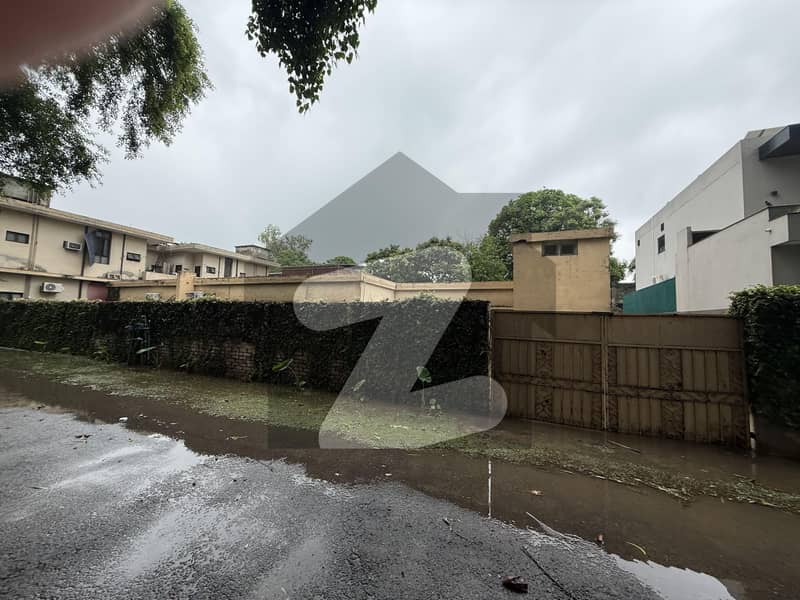 Near Jinah House Prime Location Plot