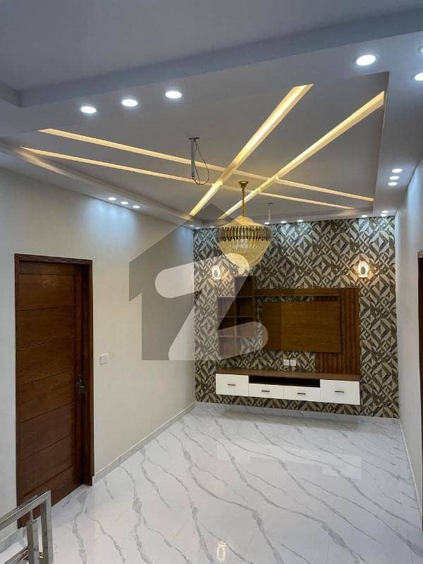 10 Marla House available for Rent