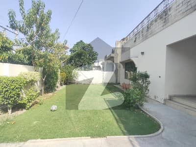 عسکری 9 عسکری,لاہور میں 4 کمروں کا 1 کنال مکان 2.1 لاکھ میں کرایہ پر دستیاب ہے۔