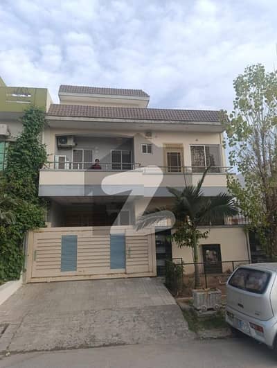 30x70 Beautiful House For Sale in G-14-4