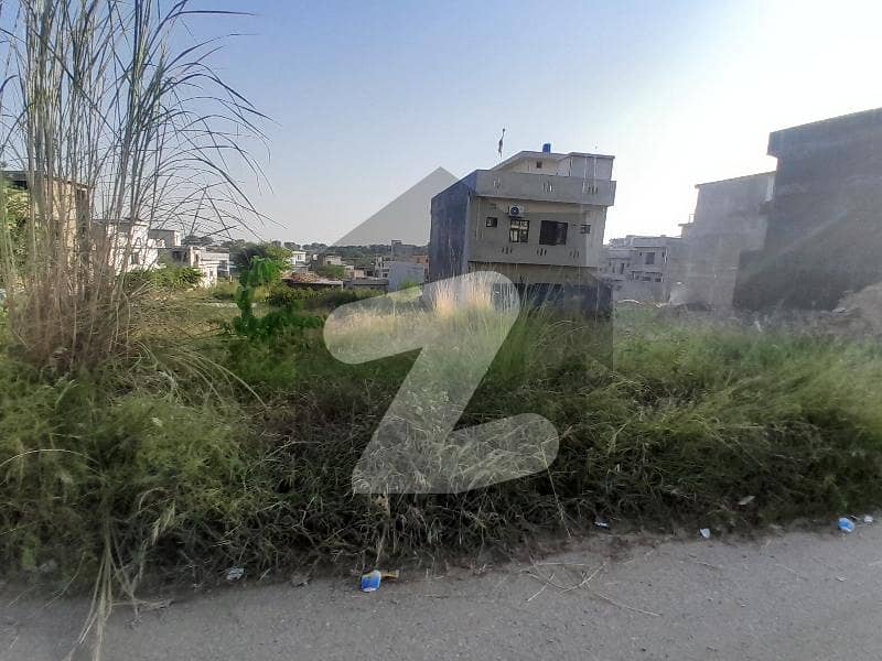 prime location level plot for sale