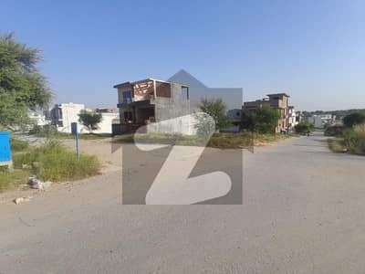 جناح گارڈنز ایف ای سی ایچ ایس,اسلام آباد میں 4 مرلہ کمرشل پلاٹ 1.5 کروڑ میں برائے فروخت۔