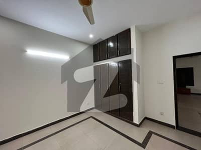 3 Bed Single Story House Available For Rent in Gulraiz