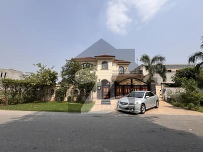 Live Grand: Lavish 1 Kanal Home in DHAs Finest Location