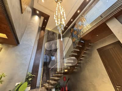Architectural Excellence: Ultra-Modern 1 Kanal Villa in DHA