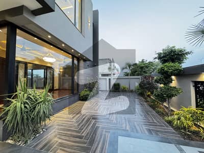 Your Forever Home: Comfortable & Stylish 1 Kanal House in DHA