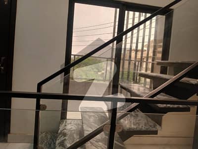 فیصل گارڈنز فیصل آباد میں 4 کمروں کا 4 مرلہ مکان 2.6 کروڑ میں برائے فروخت۔