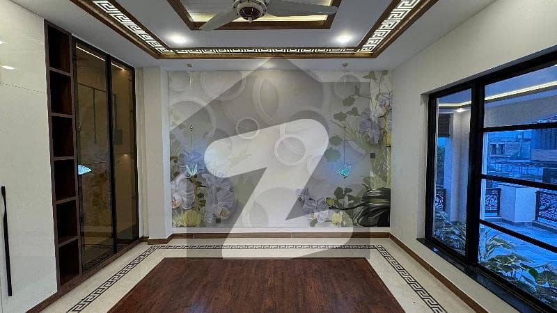 GULBERG RESIDENCIA 10M HOUSE AVAILABLE 4 RENT