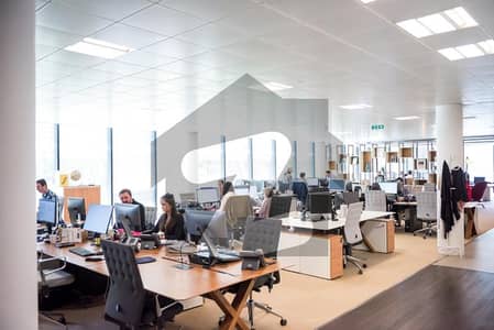 Office Space On First Floor 1800sqfts Neat & Clean Plaza