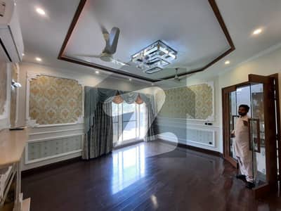 ONE KANAL HOUSE LIKE A BRAND NEW AVAILABLE FOR RENT IN DHA PHASE 5