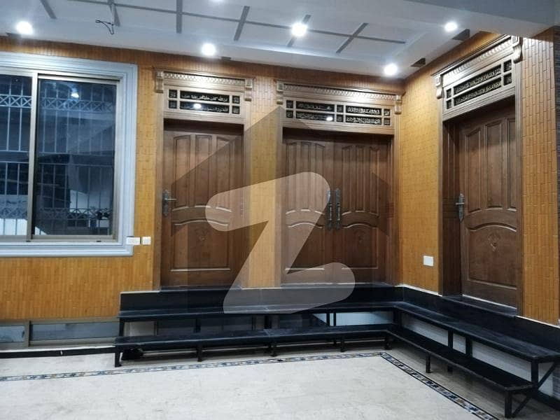 جی ۔ 13 اسلام آباد میں 6 کمروں کا 14 مرلہ مکان 9.5 کروڑ میں برائے فروخت۔