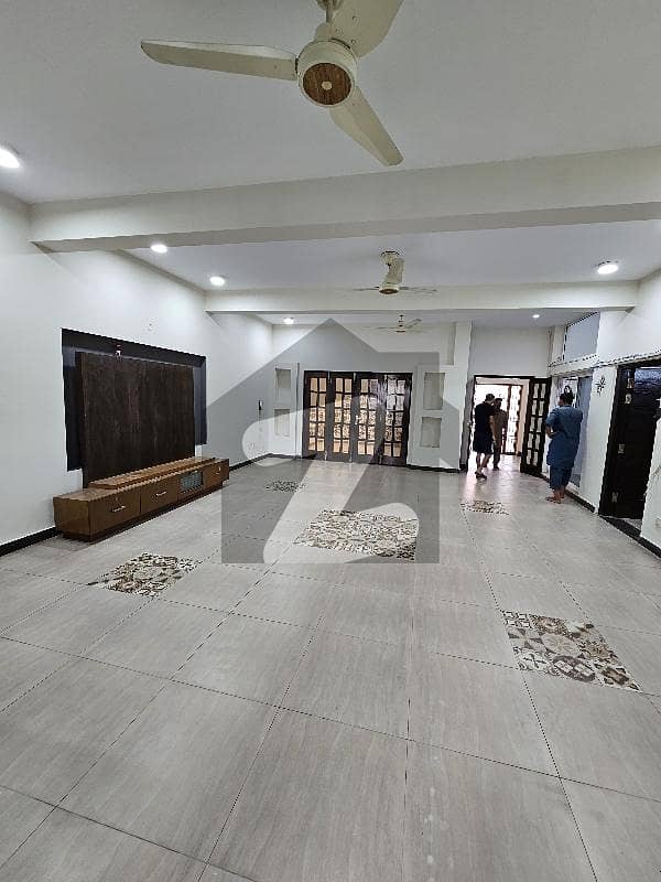 14 Marla Full House for Rent G13 Beautiful Location