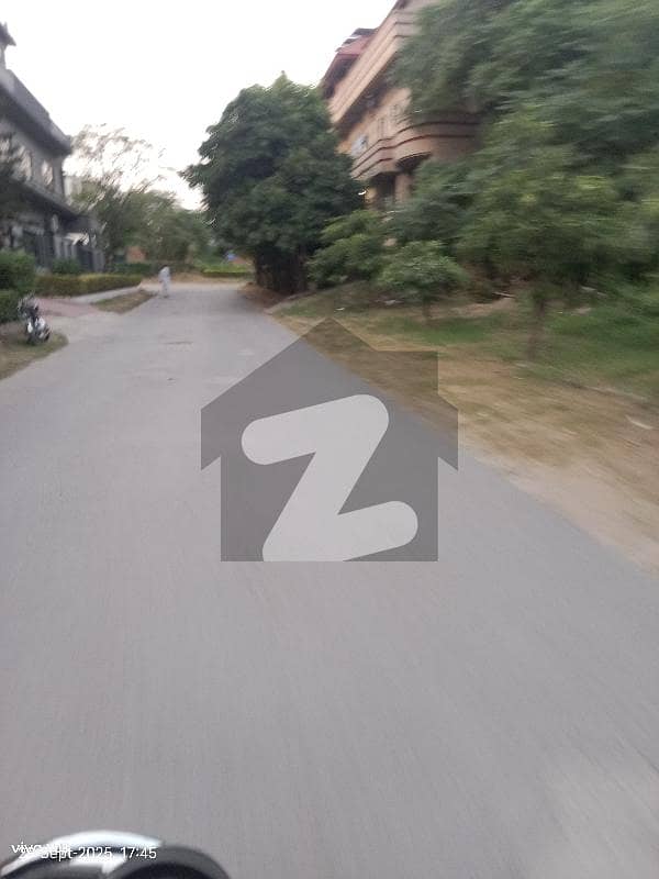 police foundation 10 Merla plot for sale
