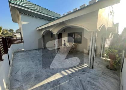 Spacious 300 sq. yd Bungalow in Prime location