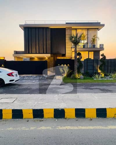 ڈی ایچ اے فیز 6 ڈیفنس (ڈی ایچ اے),لاہور میں 5 کمروں کا 1 کنال مکان 3.55 لاکھ میں کرایہ پر دستیاب ہے۔