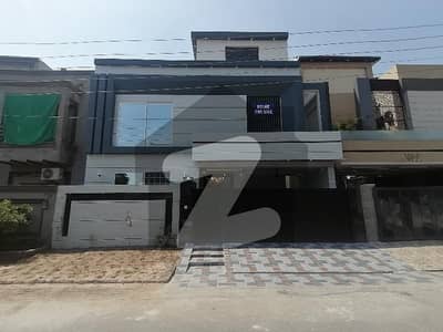 Prime Location House In Nespak Scheme Phase 3 Sized 8 Marla Is Available
