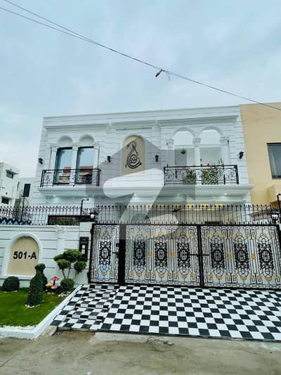 جوبلی ٹاؤن ۔ بلاک اے جوبلی ٹاؤن,لاہور میں 3 کمروں کا 10 مرلہ مکان 2.7 کروڑ میں برائے فروخت۔