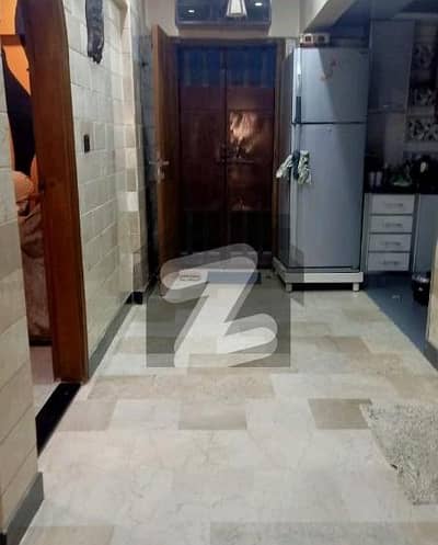 کوسموپولیٹن سوسائٹی کراچی میں 8 مرلہ فلیٹ 3.95 کروڑ میں برائے فروخت۔