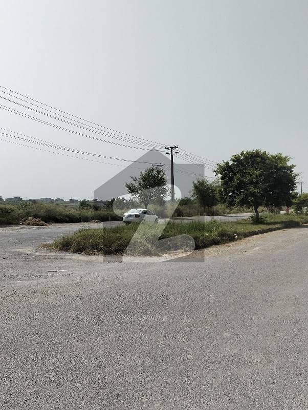 I-15/3 Plot Available For Sale