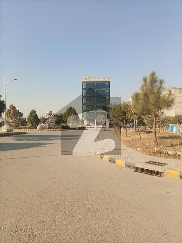 گلبرگ گرینز گلبرگ,اسلام آباد میں 6 مرلہ کمرشل پلاٹ 11.5 کروڑ میں برائے فروخت۔