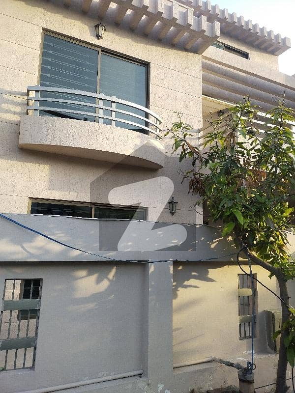 10 Marla 35x70 House Available For sale