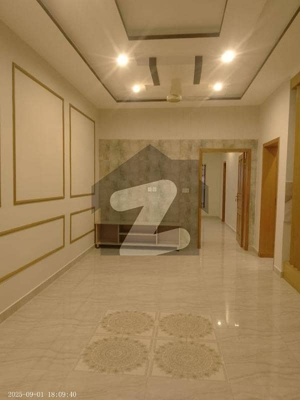 10 Marla Brand New House For Sale
