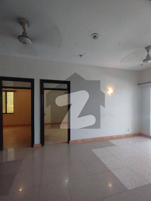 Clifton Block 3 Apartment available 3 bedroom