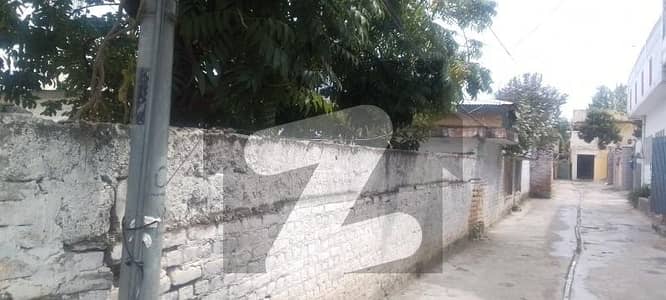 30 Marla Residential Plot With Old Construction