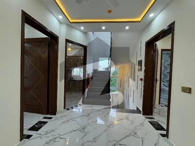 4 Marla Flat For Rent