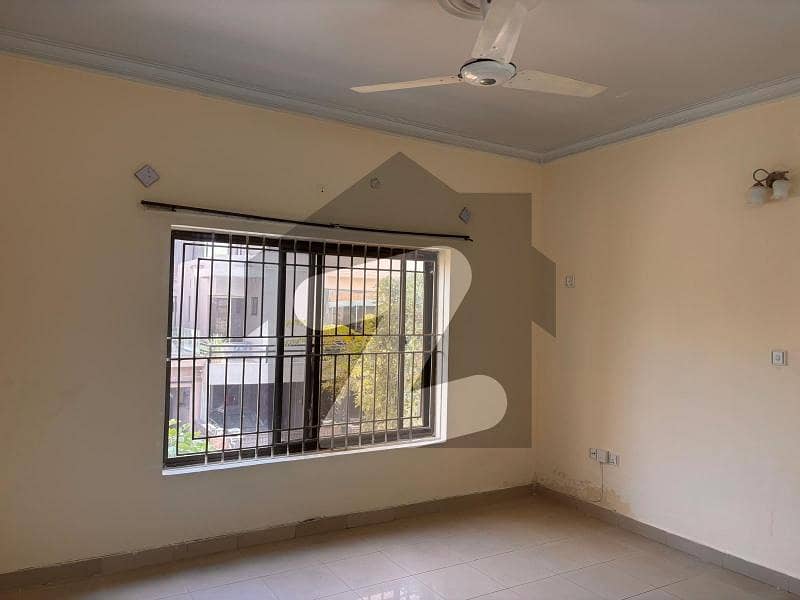 Available Basement House 10 Marla For Sale Bahria Town Phase 4