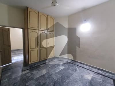 AHMED ASSOCIATES OFFERS 5 MARLA UPPER PORTION FOR RENT IN PCSiR PHASE 2 NEAR TO SHUKAT KHANUM HOSPITAL LAHORE