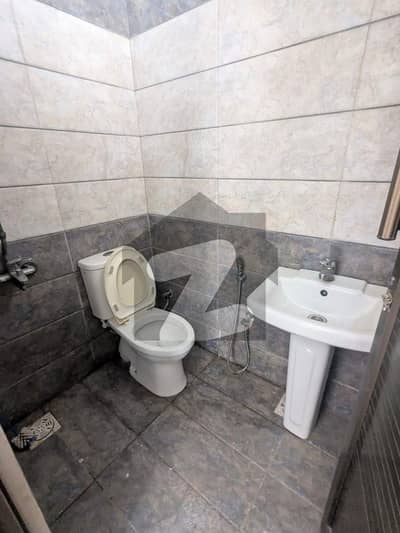 Brand new 2 bed drawing 3 rd floor  1st time use