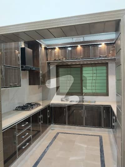 Beautiful Luxurious 10 Marla House For Rent