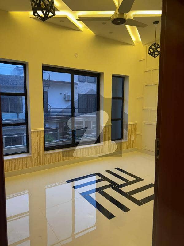 BRAND NEW BEAUTIFUL LOCATION HOUSE FOR RENTT