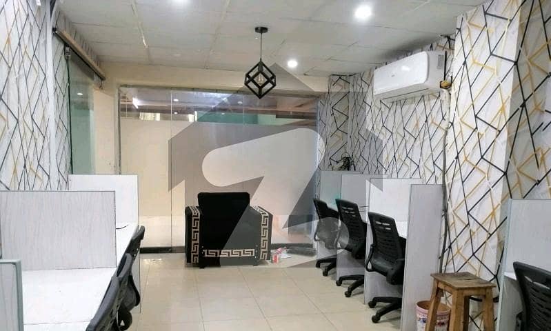 گلبرگ لاہور میں 4 کمروں کا 10 مرلہ دفتر 2.0 لاکھ میں کرایہ پر دستیاب ہے۔