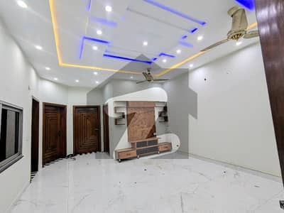 بحریہ ٹاؤن اوورسیز A بحریہ ٹاؤن اوورسیز انکلیو,بحریہ ٹاؤن,لاہور میں 5 کمروں کا 10 مرلہ مکان 3.5 کروڑ میں برائے فروخت۔