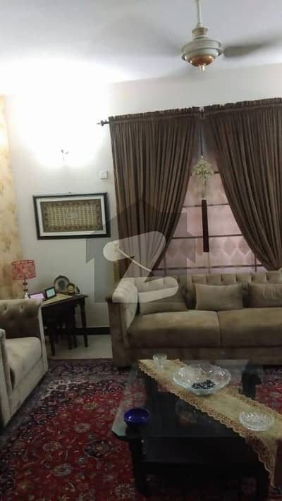 Spacious 3 Bed DD Leased Flat For Sale In Askari 5, Sector F 1st Floor