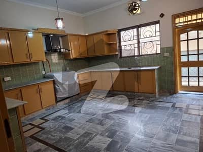 One Canal Triple Storey House For Rent Per Commercial And Family Demand 550,000