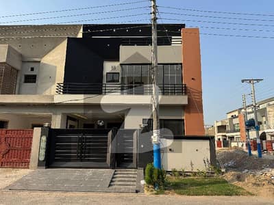 Luxurious 5 Marla Triple Story House for Sale Manik Block, Buch Villas, Multan