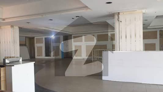 طارق روڈ کراچی میں 24 کنال دکان 30.0 لاکھ میں کرایہ پر دستیاب ہے۔