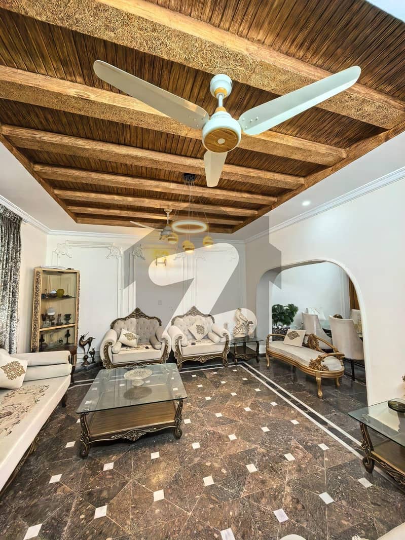 10 MARLA 5 BEDROOM DOUBLE UNIT