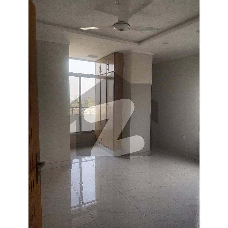 Brand New 2-Bed Apartments Near Airport