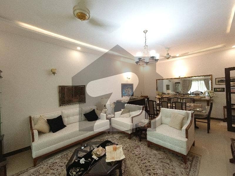 5 bedroom latest design SD House with solar available for sale in Askari 14 Rawalpindi