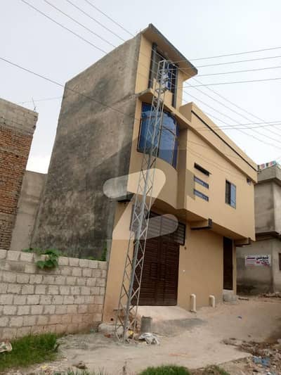 2.5 maarla house for rent only govermnt and small famly