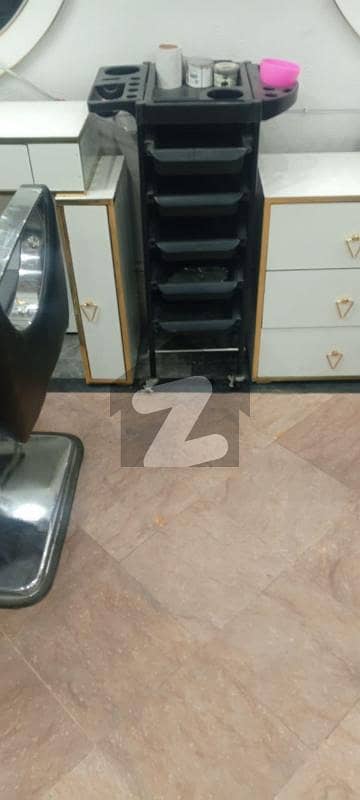 کینال بینک ہاؤسنگ سکیم لاہور میں 10 کمروں کا 15 مرلہ عمارت 2.3 لاکھ میں کرایہ پر دستیاب ہے۔